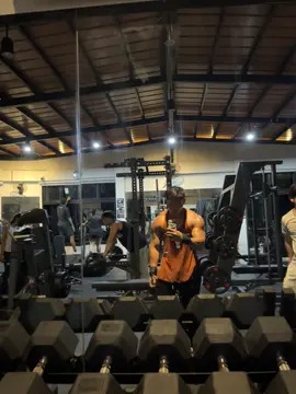 #viraltiktok #gymfypシ 31#moregains💪🏿  simple boy#peaceofmind #gymhumor 