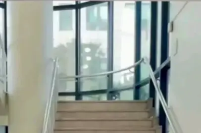 فکر کنم داخل به گریه انداختن آدما استعداد دارم😂