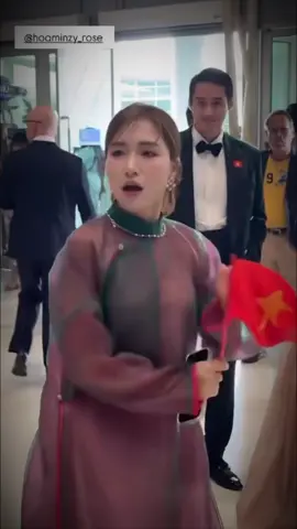 Thay Vì ăn Sup bên Thái Lan Chị Chọn Ăn Phở Việt Nam . Phở Việt Nam Là Ngon Nhất .#huonggiang #hoaminzy #missuniversevietnam #fyp #lgbt 