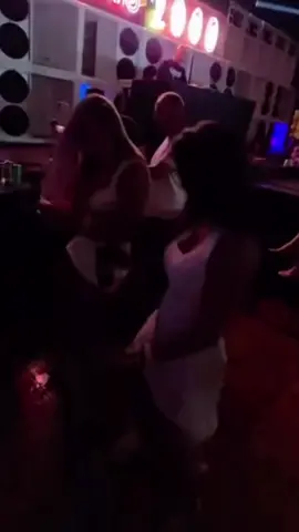 Nossa musa da Furacão curtindo muito ao som de Mimosa 2000 🌪️🔥 #furacao2000 #bailefunk #funkdasantigas #funkrj #brazilianfunk 