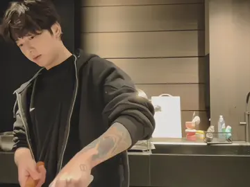 beruntung bgtt perempuan itu yang memiliki kamu kook🥺🥹🫶, btw lama bgtt ga ngeuplod udh ketinggalan jauh😭 #jungkook #bangtanboys  #armybts #fyp 