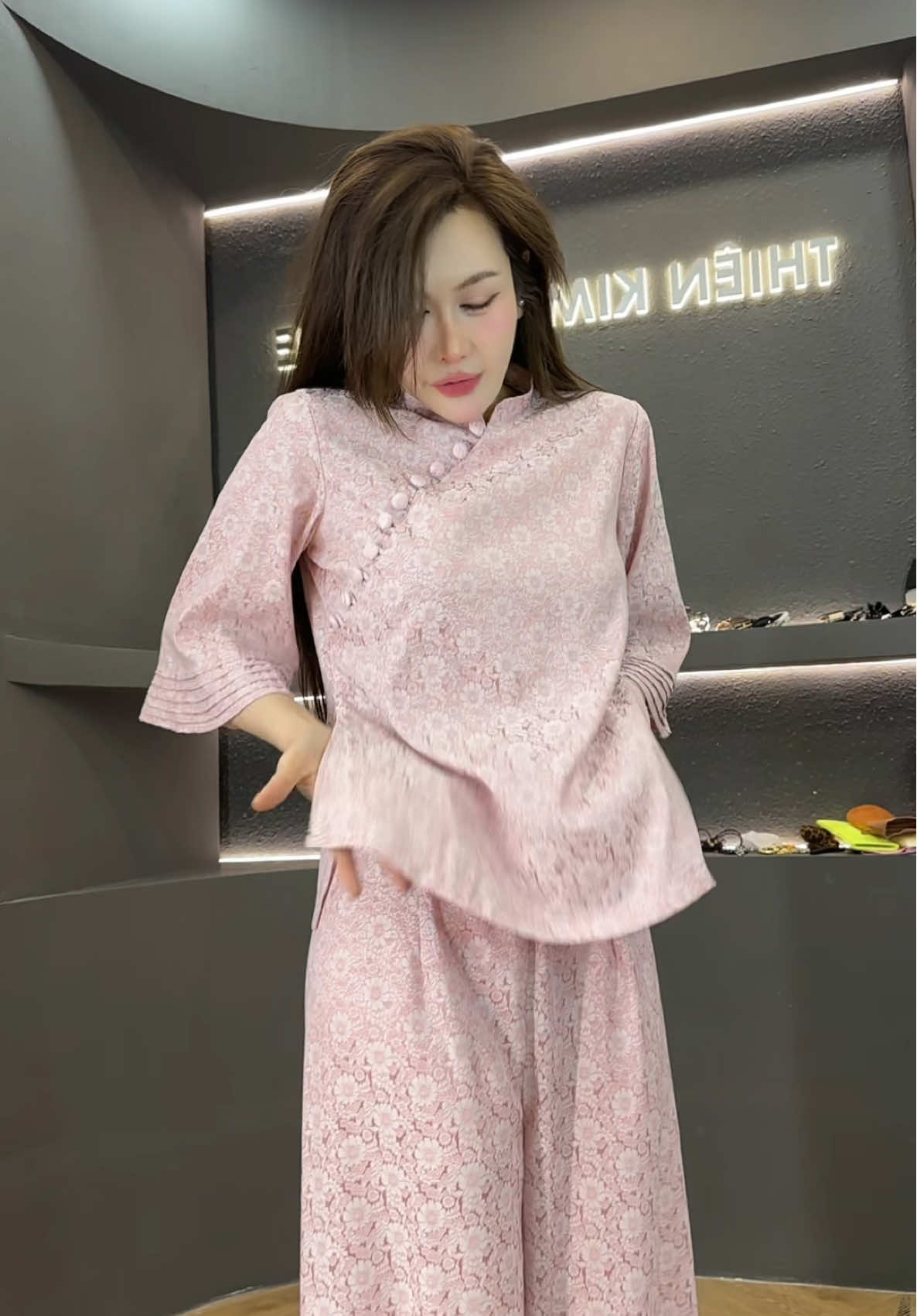 Màu hồng đẹp quá mấy hai…