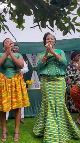 #tiktoktogo228🇹🇬🇹🇬🇹🇬ktogo228 #tenu de dote#🇨🇮🇨🇮🇨🇮#couture  +228 93 😍 72 🥰 28 🥰 44 