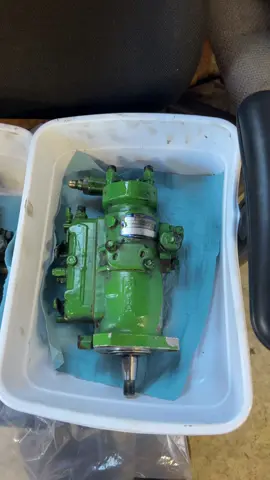 Couple of John Deere pumps in today #johndeere #lucascav #case #farmequipment #international 