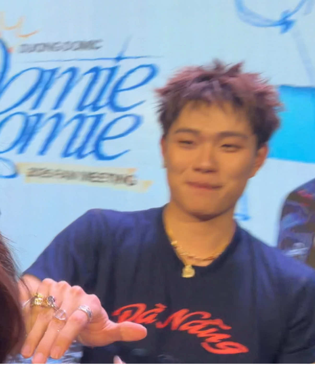 Em toi khóc quá nên hqua dành riêng 1 hi-touch để trêu em hihii 🤭 mà sao nhìn D như mún dả chị z 😀 noái nghe xem nàooo @Dương Domic #duongdomic #dopamine #domiehomiefanmeeting2025 #domiehomie 