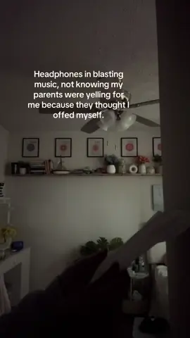 I swear I couldn’t hear them. I feel nauseous just watching the video #fyp #reletable #trending #fypシ #MentalHealth 