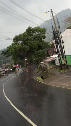 upami tos ngaliwat parapatan iyee sok hoyong engal