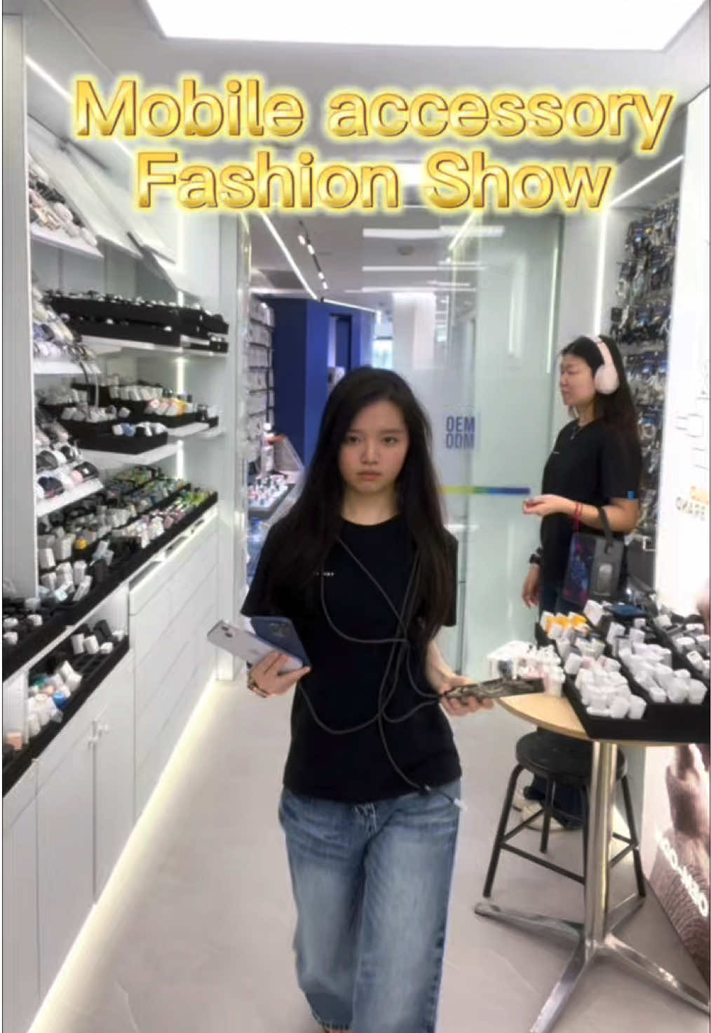 Tenspace Mobile Accessory Style Show #3C #กรุงเทพฯ#pokerface #abstractart #ตลก 