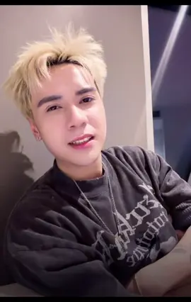 Oki… Anh k hề gia trưởng tẹo nào hết á 🐼Câu thứ 2: mấy bà áo hồng Muzik của tui là của tui k được của ai nữa 🐼Câu tiếp theo.. tui đi Úc thấy gì ở nhà là tui khó chịu á nha…Ủaa😂 🐼😎 #QuangHungMasterD #quanghungmasterd #muzik #xuhuong #masterd 