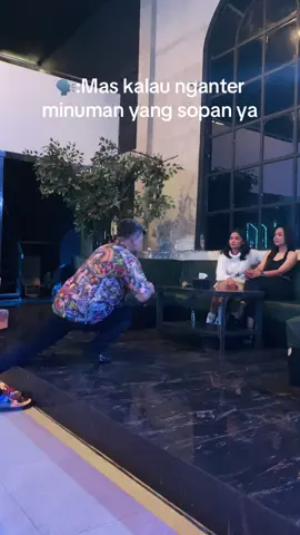 iya ka kurang sopan gimana lagi 🤣#kelasmalam032 #quotes #foryoupage #madiun #maxygoldmadiun 