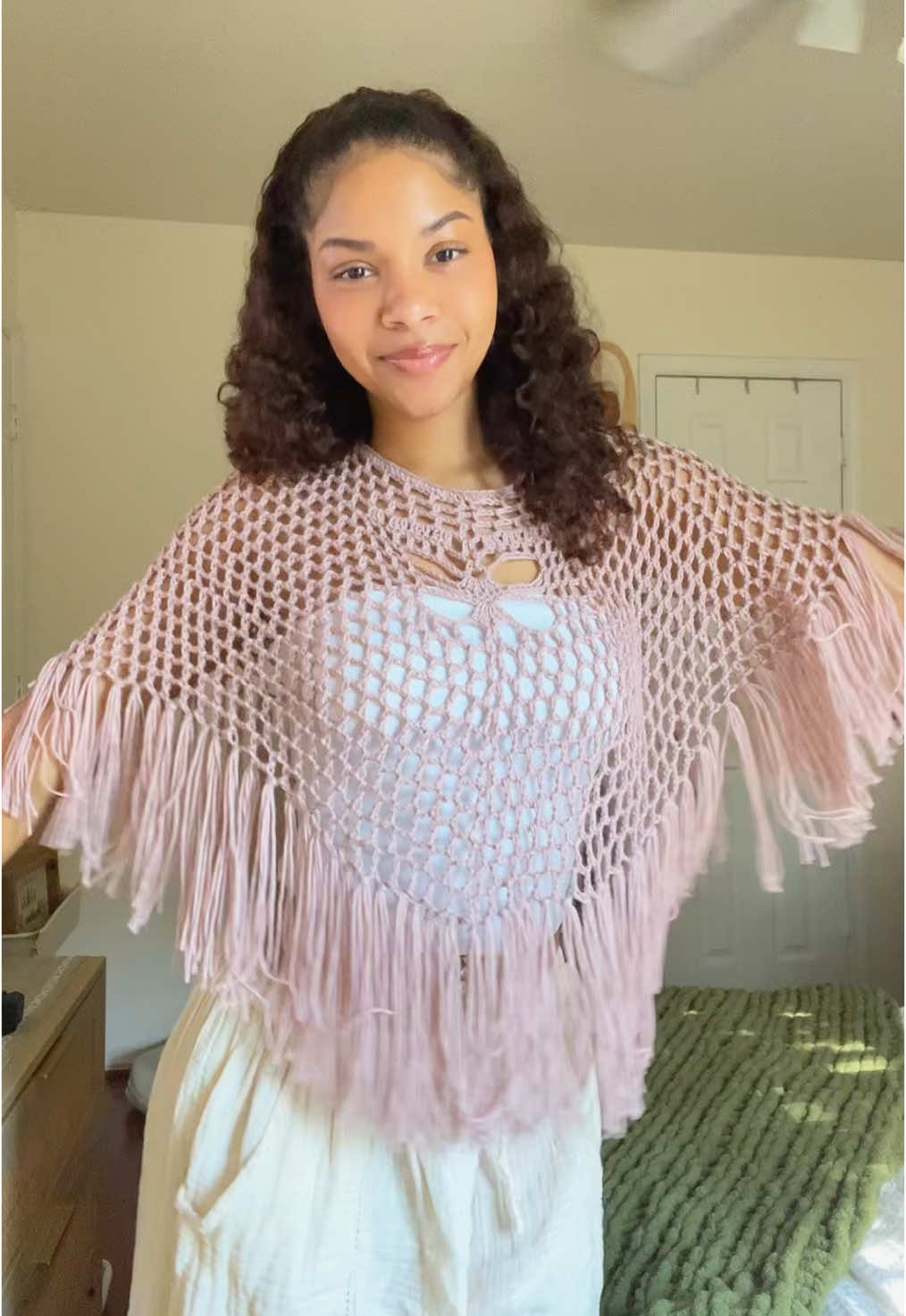 Pattern @alexis🌷 #fyp #solaceponcho #crochetersoftiktok #crochetponcho #viralvideo 