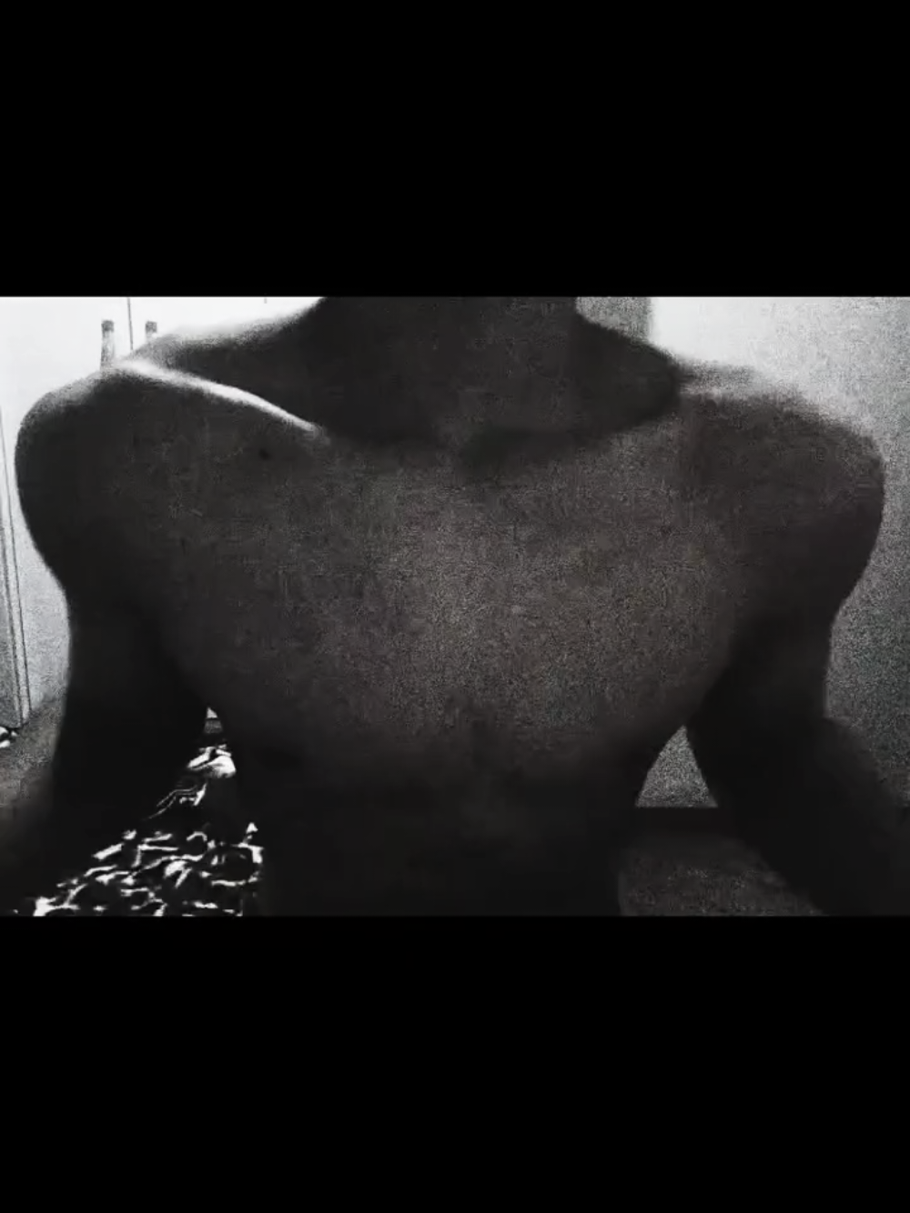 shoulder pads? 🥀 @Soubelarmino2 @matheus🌲  #fyp #lookism #gym #nofraud #based 