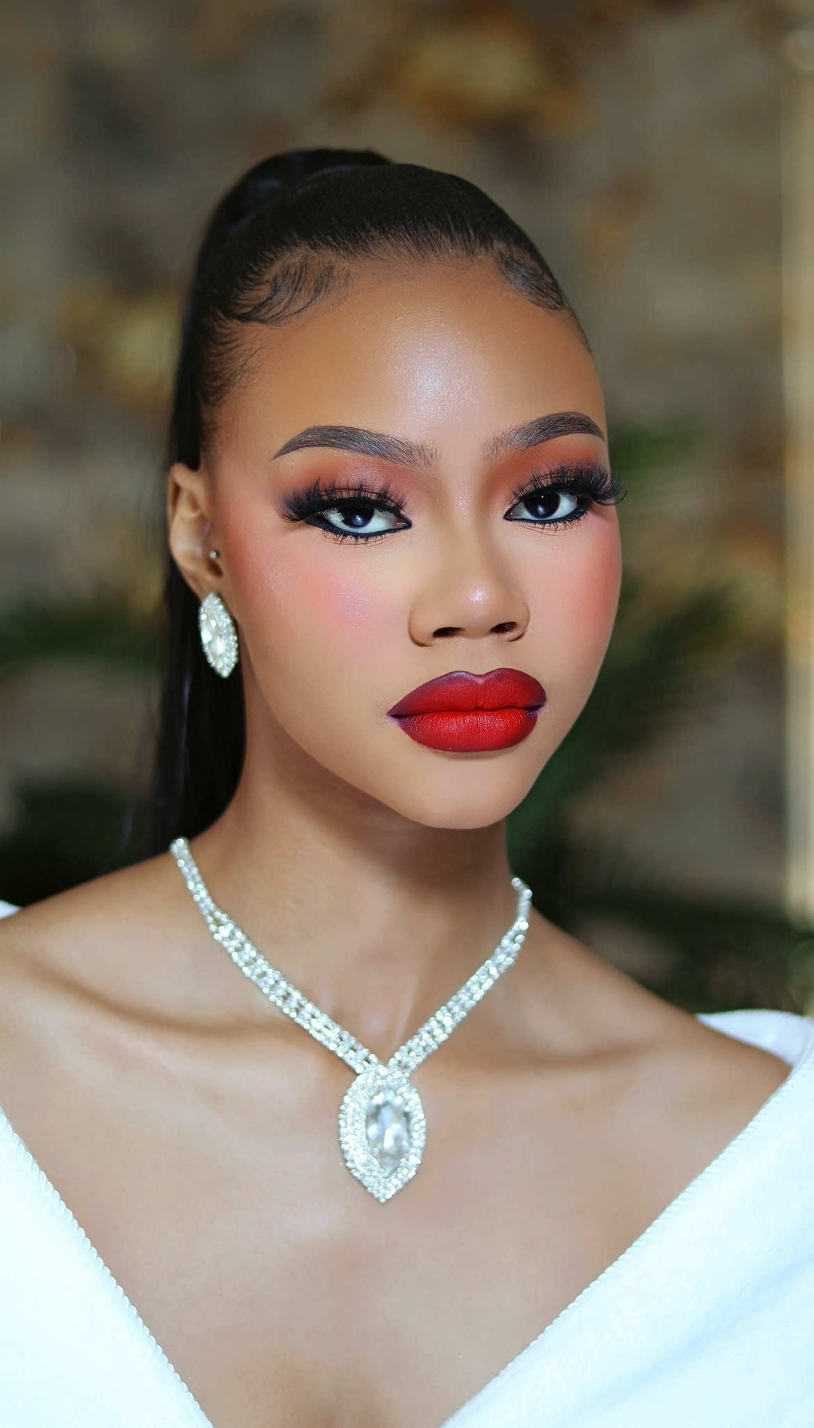 This look or that look?! 😍 @BECHARM AGELESS COSTMETIC  #polokwanemakeupartists #masante #trending #viralvideos 