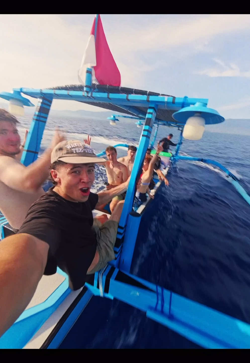 Sabes que cámara es? 🤯⬇️ En mi último viaje a Bali sin duda la Dji Osmo Action 6 fue de las cámaras que más use en el viaje. Planos fijos, en movimiento, riégueada o bajo el agua. Sin duda la mejor cámara para este 2026🔥 #djiosmoaction #djiaction6 @DJI Official  @Koalitic Kollective 