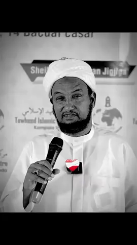 Walidka halaka doceesto dhalaNyaro😭❤️#sheikhxuseencalijibuuti #sallahu_calyhi_wasalam #foryoupage #viralvideo#wacdi_iyo_waano 