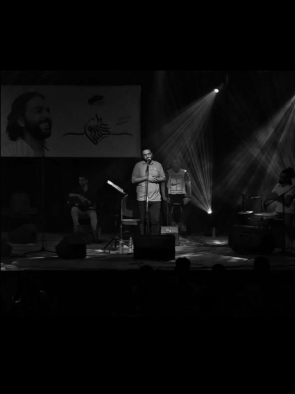 راجل حزين و اتساب أكتر ما ساب بكتير 🥀 (قصيده مكتبهاش نزار) عمرو حسن 🖤  @Amr Hassan  #عمرو_حسن #الدرويش #عمروحسن #amr_hassan #تصميم_فيديوهات🎶🎤🎬 