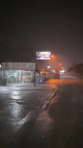 Malam yang tenang #malam #tenang #hujan #deras 