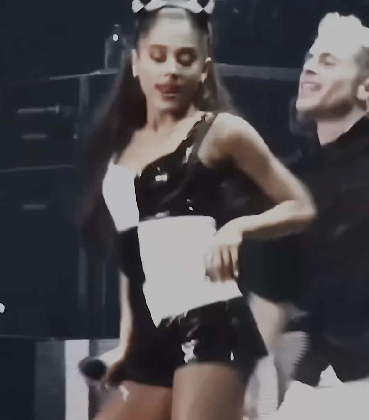 #ARIANAGRANDE :: VAI COMEÇAR A SEQUÊNCIA MAH 👻 | trend eu | scr ressurgi esse áudio do cemitério mds | scp ytb e et6rnqls | #foryou #fyp #edit #floptok | @arianagrande 