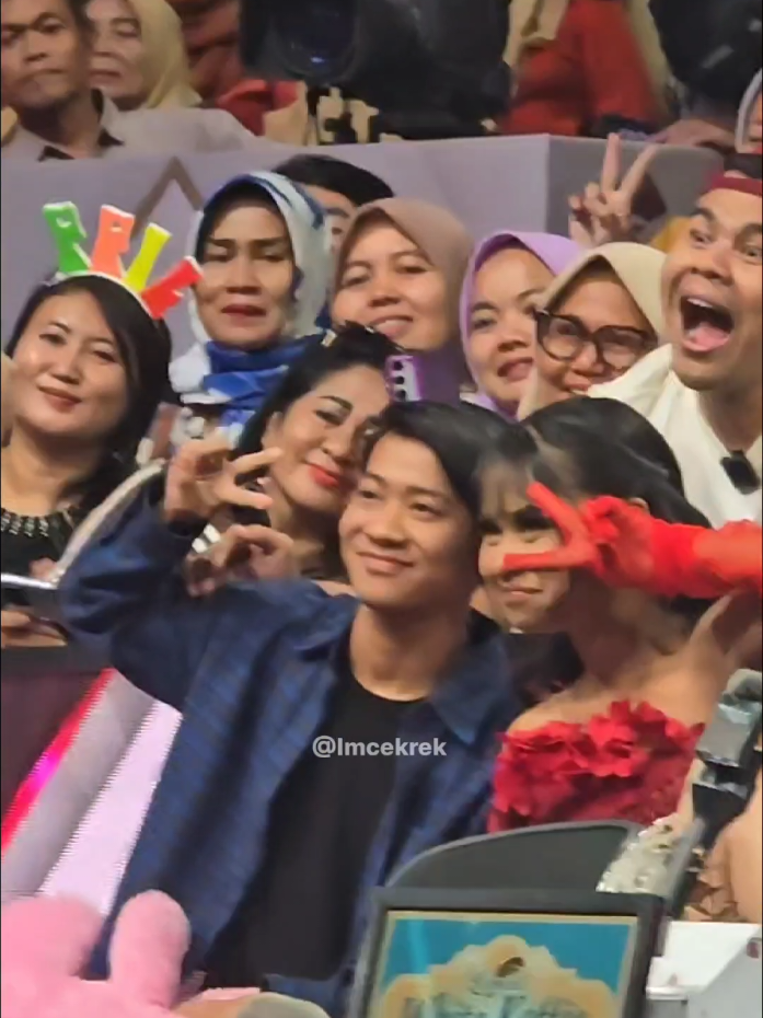 SUPPORT YANG ISTIMEWA ROPRIL - APRIL CIREBON ROBI JAKARTA BREAK IKLAN DA 7 TOP 6 SHOW MALAM PERTAMA MALAM INI ...  #indosiar #da7 #aprilda7 #robida7 