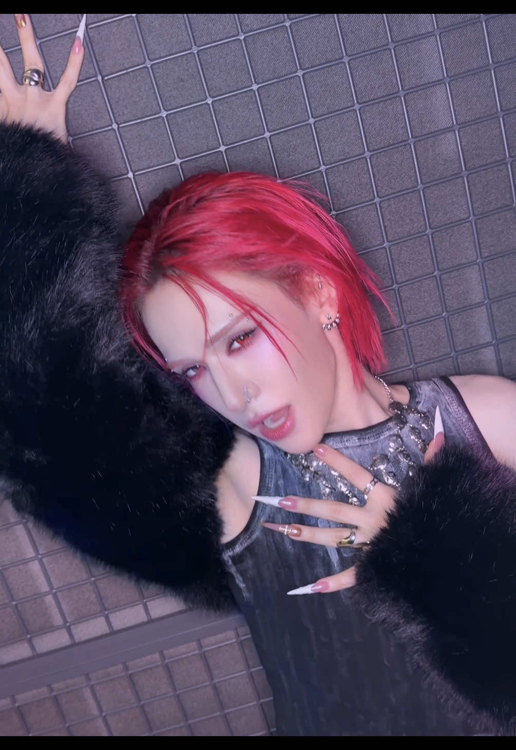 𝑶𝒉 𝑴𝒚 𝑮𝒐𝒅,,, 🫦 #XLOV #엑스러브 #WUMUTI #우무티