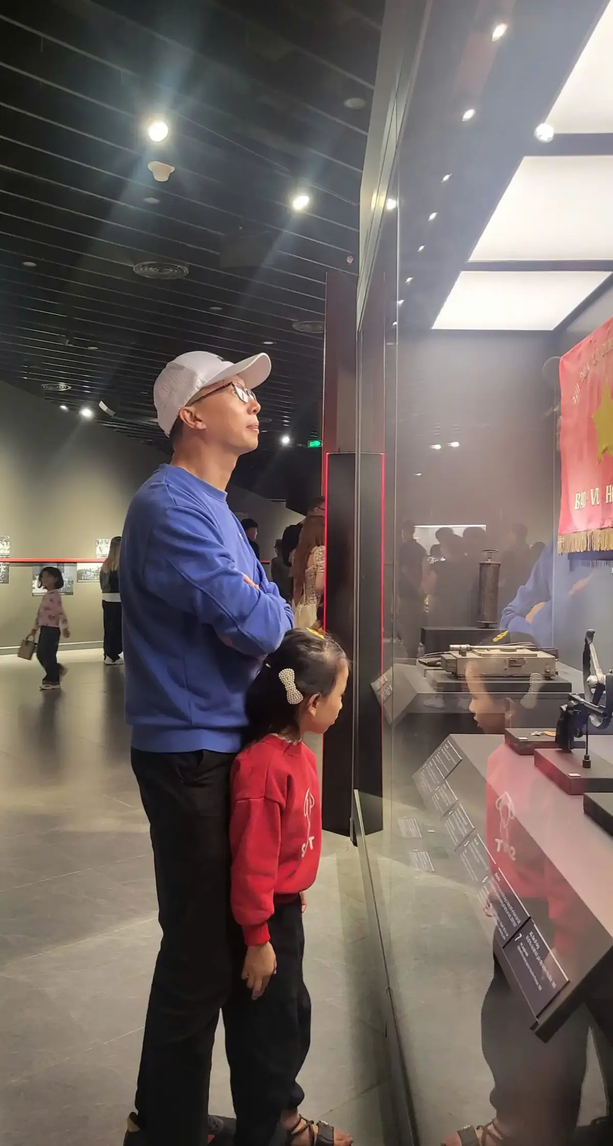 “Cha không hứa cho con mọi thứ, nhưng cha hứa luôn đứng sau lưng con.” #BìnhYênBêncon