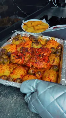 مواد لازم  	•	🐔 مرغ: ۱ عدد 	•	🥔 کچالو: به دلخواه 	•	🟩 گلپی: به دلخواه 	•	🥦 بروکلی: به دلخواه 	•	🍠 کچالوی شیرین: به دلخواه 	•	🧅 پیاز: به دلخواه 	•	🌱 تخم‌گشنیز: ۱ قاشق غذاخوری 	•	⚫️ مرچ سیاه: ½ قاشق غذاخوری 	•	🧂 نمک: به مقدار لازم 	•	🛢️ روغن معمولی: به مقدار لازم 	•	🌶️ مرچ سرخ: ۱ قاشق غذاخوری 	•	🌿 گشنیز میده‌شده: ۲ قاشق غذاخوری 	•	🍃 پودینه/نعناع خشک: ½ قاشق غذاخوری 	•	🫒 روغن زیتون: ۱–۲ قاشق غذاخوری ⸻ Ingredients 	•	🐔 Chicken: 1 piece 	•	🥔 Potato: as desired 	•	🟩 Goulpi (or similar green vegetable): as desired 	•	🥦 Broccoli: as desired 	•	🍠 Sweet Potato: as desired 	•	🧅 Onion: as desired 	•	🌱 Coriander seeds: 1 tbsp 	•	⚫️ Black Pepper: ½ tbsp 	•	🧂 Salt: as needed 	•	🛢️ Cooking Oil: as needed 	•	🌶️ Red Chili: 1 tbsp 	•	🌿 Ground Coriander: 2 tbsp 	•	🍃 Dried Mint: ½ tbsp 	•	🫒 Olive Oil: 1–2 tbsp