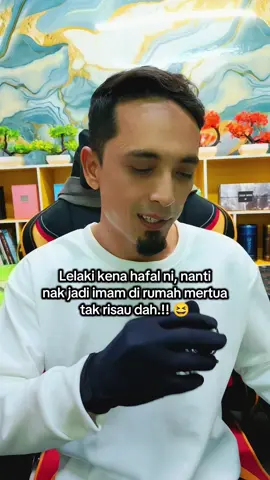 Jangan malu kalau kita tak pandai atau tak boleh baca. Yang penting ada niat nak belajar.!!  Ada buku ni mudah sangat Sebab ada Rumi dan maknanya sekali. Nak dapatkan buku ni boleh tekan di beg kuning.!!  💥 Allahumma Solli'alaa Sayyidina Muhammad  Wa'ala Ali Sayyidina Muhammad 💥 #buku  #wiridselepassolat  #doaselepassolat  #muhasabahdirisendiri  #iddinramli 