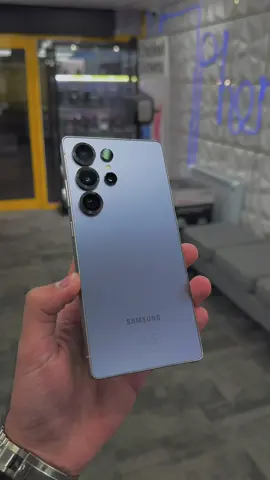 📱 Galaxy S25 Ultra – Titanium Silverblue ✅ Grade A – 512GB | Big Battery | Stunning Display 💥 Premium flagship feel at a fraction of the price 💸 Only £825 – available online & in-store 🚚 Same-day dispatch from the UK #GalaxyS25Ultra #SamsungUK #Phonebase #FlagshipDeals #SilverblueFinish 