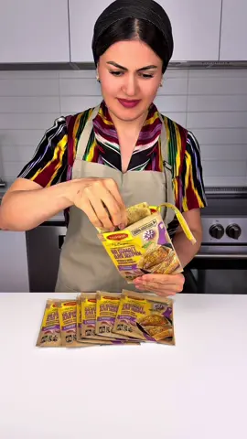 Light Healthy Lunch or Dinner Save this recipe so you don’t lose it! Ingredients: 	•	Chicken breast — 400 g 	•	Tomatoes — 2 pcs 	•	Cheese — about 100 g (to taste) 	•	Cooking paper or non-stick sheets for pan-frying 1. Preparing the minced chicken Blend the chicken breasts until smooth. Open the cooking sheet and spread the minced chicken in a thin, even layer. 2. Forming the pockets Do it as shown in the video: 	•	bottom layer — minced chicken, 	•	on top — a slice of juicy tomato, 	•	a little cheese, 	•	cover with another layer of minced chicken. You’ll get neat, firm little pockets. 3. Pan-frying Transfer the pockets to a pan and fry for about 7 minutes on each side over medium heat. 4. Ready! The result is fragrant, juicy, and very tender chicken — cooked without excess oil and without splattering, with great flavor.