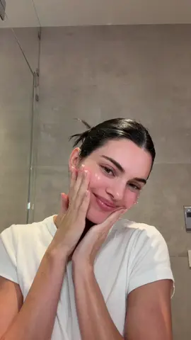 the @medicube_official glow #medicubepartner 