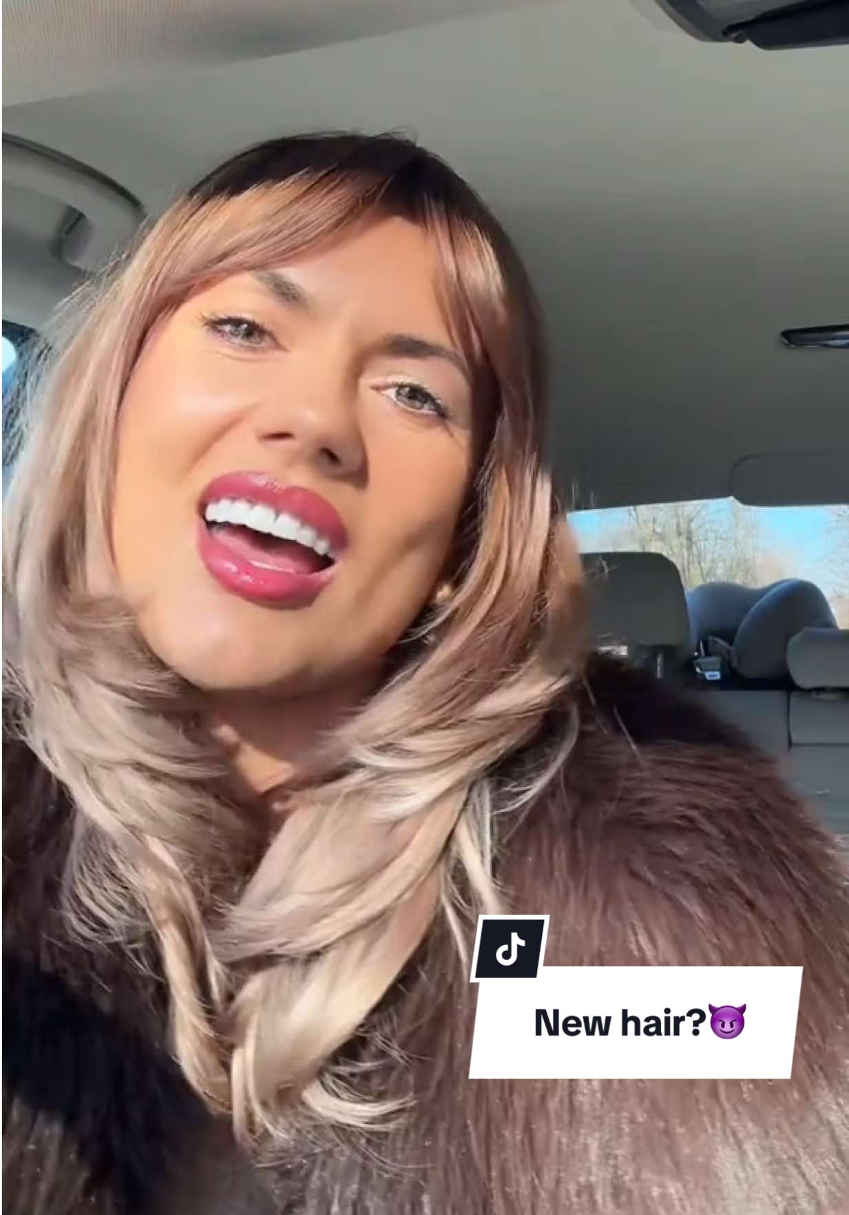 Stai ca vineeee! Ce zici? Mai blonda sau mai putin blonda?🤣😜 #newhair #blondesquad #hairtok #hairtransformation #actorsoftiktok 