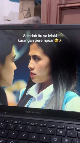 Eps favorit aku🥹✨  Dikehidupan yang cuman sekali ini, semoga kita bisa beruntung ya. Bertemu dengan lelaki yang cintanya kayak trian ke adila ga pernah habis dilekang waktu. #bcw #bericintawaktu #zaraadhisty #yesayaabraham 