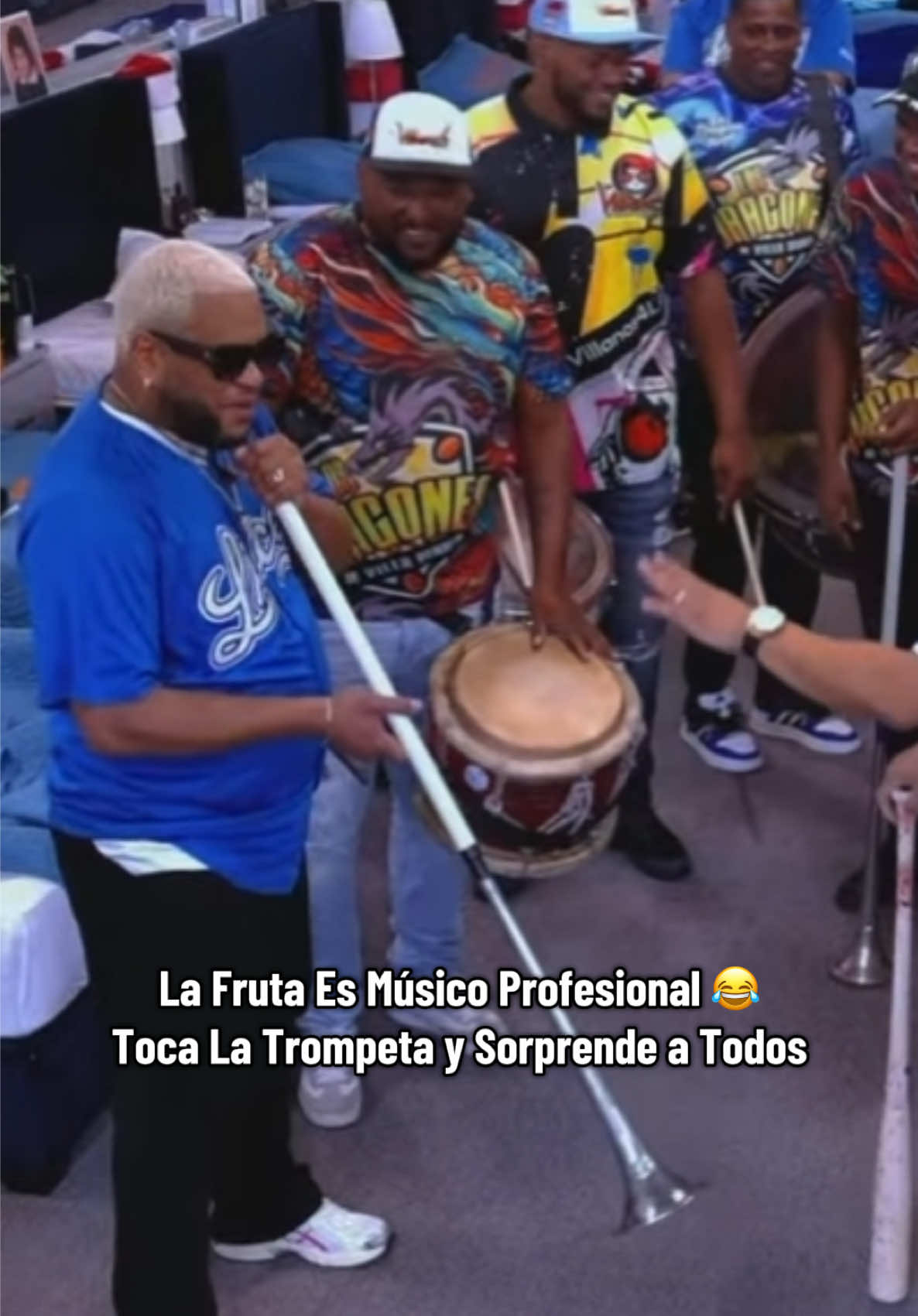 La Fruta Es Músico Profesional 😂 Toca La Trompeta 🎺 y Sorprende a Todos 😳 “Se Ríen de Ti y Luego Te Alaban” #fyp #foryou #lacasadealofoke #foryoupage #viral @Matias Alofoke 