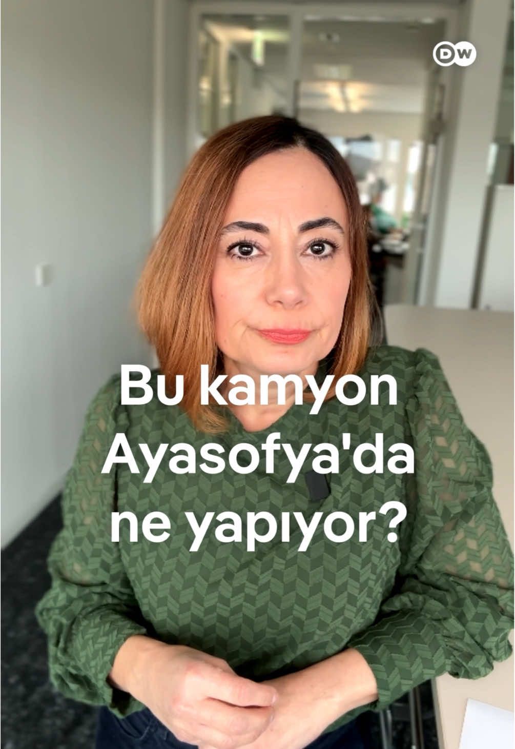Ayasofya kamyon… Ayasofya camii… Ayasofya müzesi… Ayasofya ne zaman müze oldu…Ayasofya Camii hikayesi nedir? Ayasofya restorasyon… Ayasofya'nın camiye çevrilmesi… Ayasofya restorasyon ne zaman başlayacak? Ayasofya Camii restorasyon… Ayasofya restorasyon ne zaman bitecek? Ayasofya’nın hikayesi… Dünyanın en değerli yapılarından Ayasofya, bu kez restorasyon kriziyle gündemde. 1500 yıllık yapıya yüksek tonajlı kamyon ve vinç sokuldu. Vakıflar Genel Müdürlüğü, “Tüm önlemleri aldık” açıklaması yaparken, uzmanlar duruma tepki gösterdi. 2020’de Erdoğan’ın talimatıyla cami statüsüne geçen Ayasofya, 2023’te restorasyona girmişti. Çalışmalar kapsamında ana kubbe kurşun kaplamalarıyla yenileniyor ve dışarıdan çelik koruma yapısı uygulanıyordu.   #ayasofya #cami #istanbul #türkiye #keşfet 