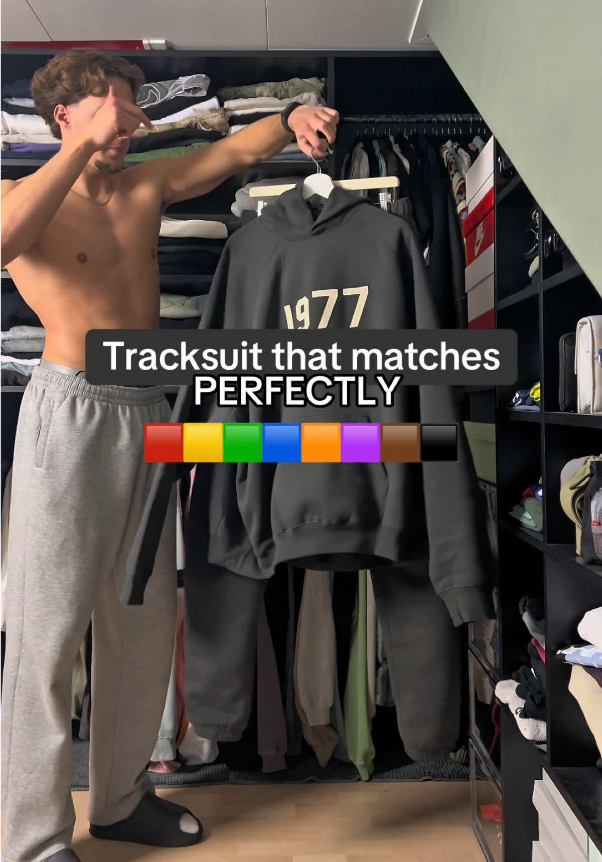 ⚡️Black Friday deal: Buy 1 set, get a free essentials shirt 🚀 #blackfriday #tracksuit #essentials #perfect #outfitinspo 