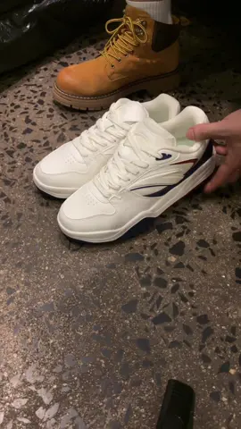 Giày thể thao nam tinh giản ôm chân 