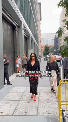 não tem como💁🏻‍♀️ #fy #catherinezetajones #🏳️‍🌈 #lesbicas 