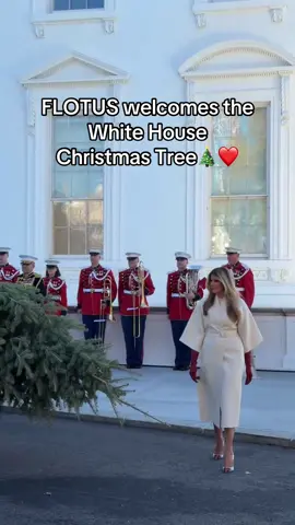 IT’S TIME!!! #melania #christmas #trump