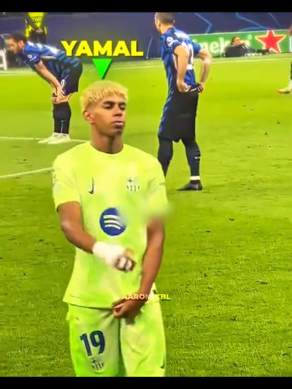 Lamine Yamal and Ronaldo with their girlfriends 😍#Sportstiktok#footballtiktok #footballedit #lamineyamal #viscabarca🔴🔵 