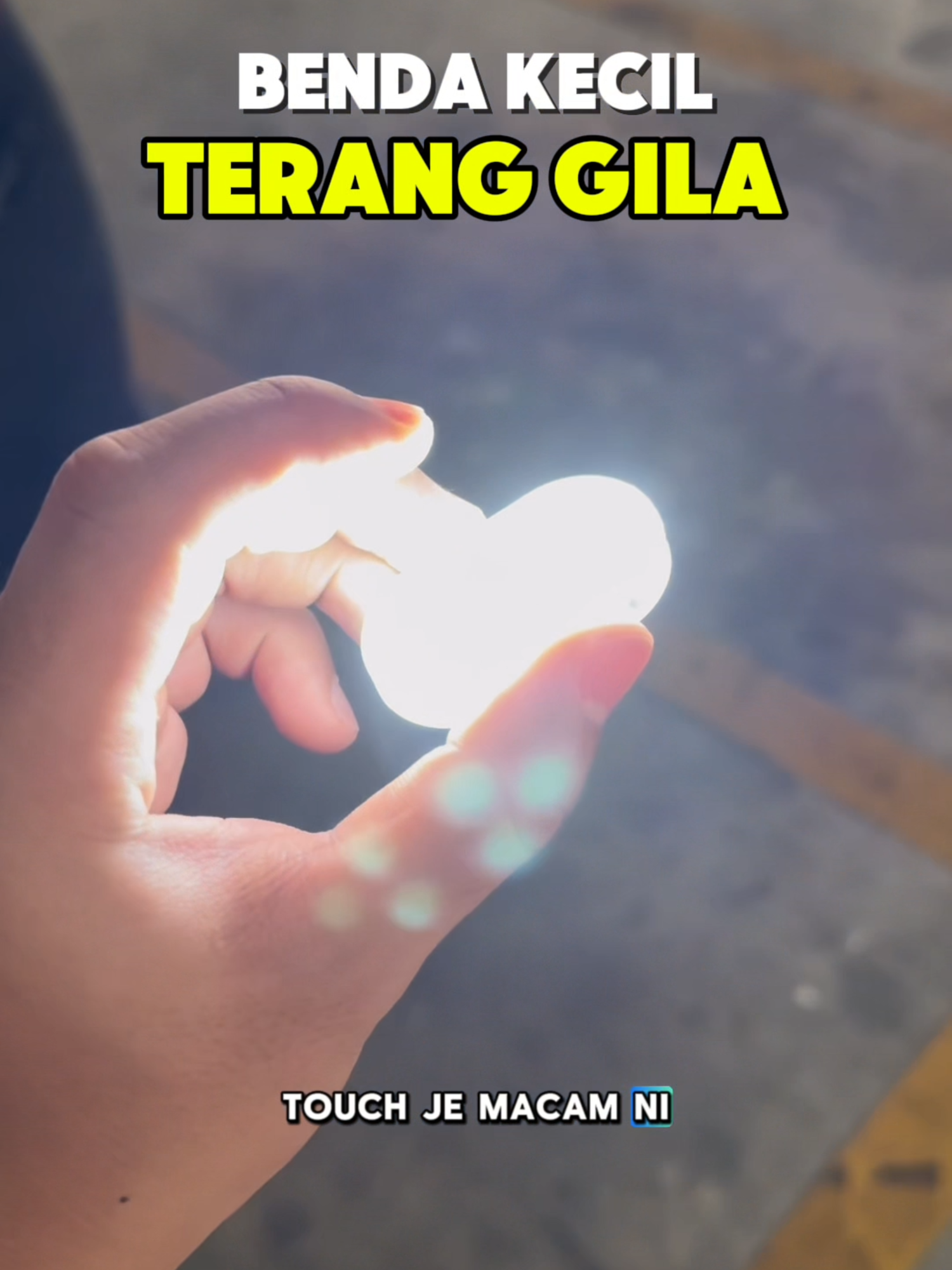 Lampu kecil, cahaya besar , siap bantu masa emergency! #lampukecil #lampukereta #lampu kecil buku #lampu emergency indoor #whizztechauto #tiktokshop #jc #tiktokshopmalaysia