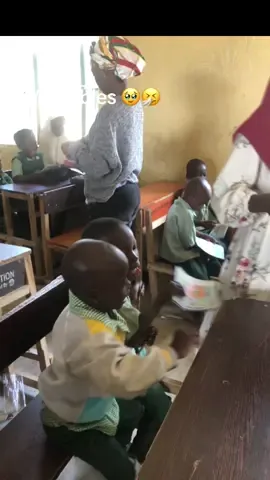 A simple book made him this happy joy in his hands, hope in his eyes. His smile is loud, but it’s also a reminder that Nigeria must do better for kids like him🥹❤️#fyppppppppppppppppppppppp #nigeriatiktok🇳🇬🇳🇬🇳🇬 #nigeria #goviral #nigeriatiktok @mimi @𓂃𓈒𓏸 AYI’S LIVING 🌾✨🌸 