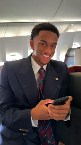 Suited up for London ✈️🇬🇧 #fcbarcelona #barçaontiktok @AMIRI  