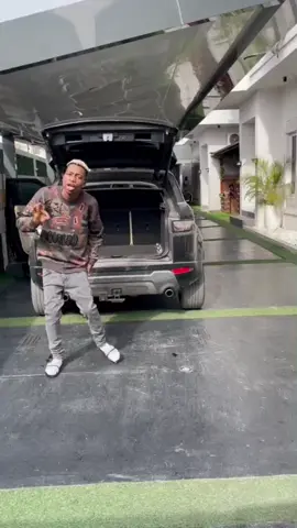 Lil frosh vibing to Zinoleesky  Like Dat 💙