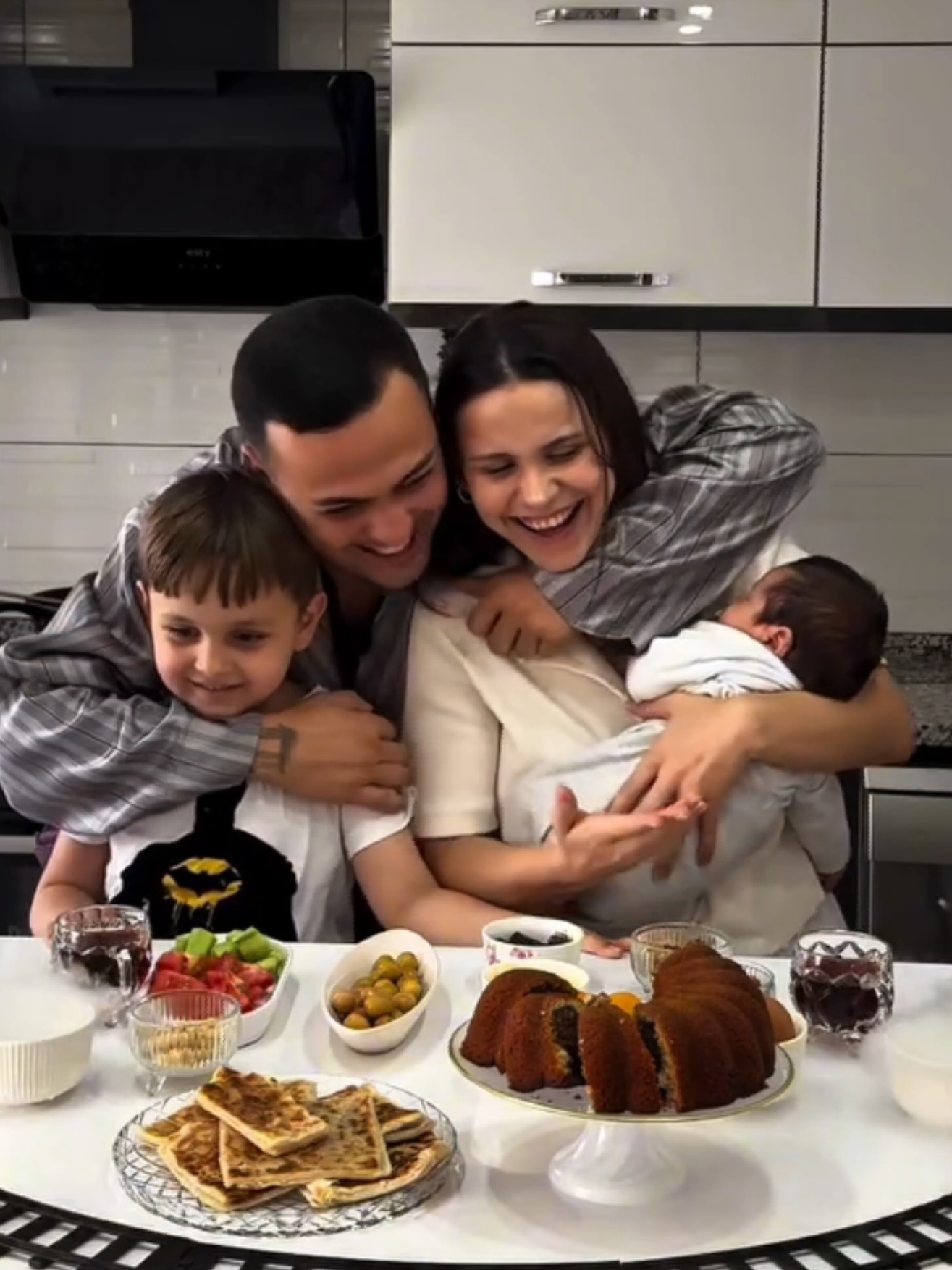 العيلة الحنونة الفرفوشة أحلى رزق  #كلنا_فضل_شاكر #فضل_بريء #صحاك_الشوق #fadelchaker 