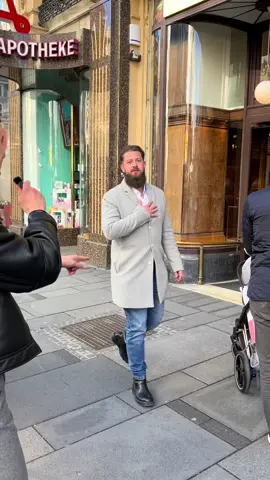 Close protection officer polyglot 🇷🇸🇷🇴🇦🇹🇬🇧 . Did you know that there is a Romanian speaking population in Eastern Serbia? #serbia #romania #austria #japan #mma 