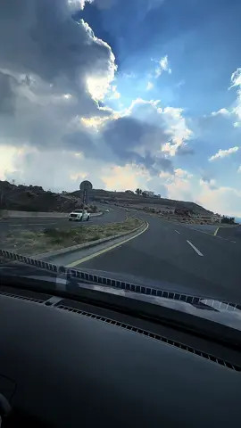 خذ من ضلوعي قلم لنتا تبى تقراء والقلب لك مدرسة والكبد صبورة 