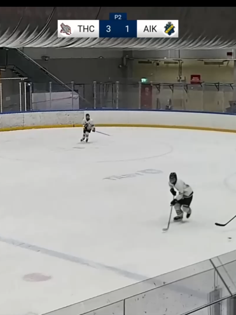 Mål. ALVAR SÖDERHOLM Assist. HERMAN HALLDIN och CASPIAN KASHANI #hockeymoments #hockeygame #ishockeyskill #hockeyseason #hockeyboys
