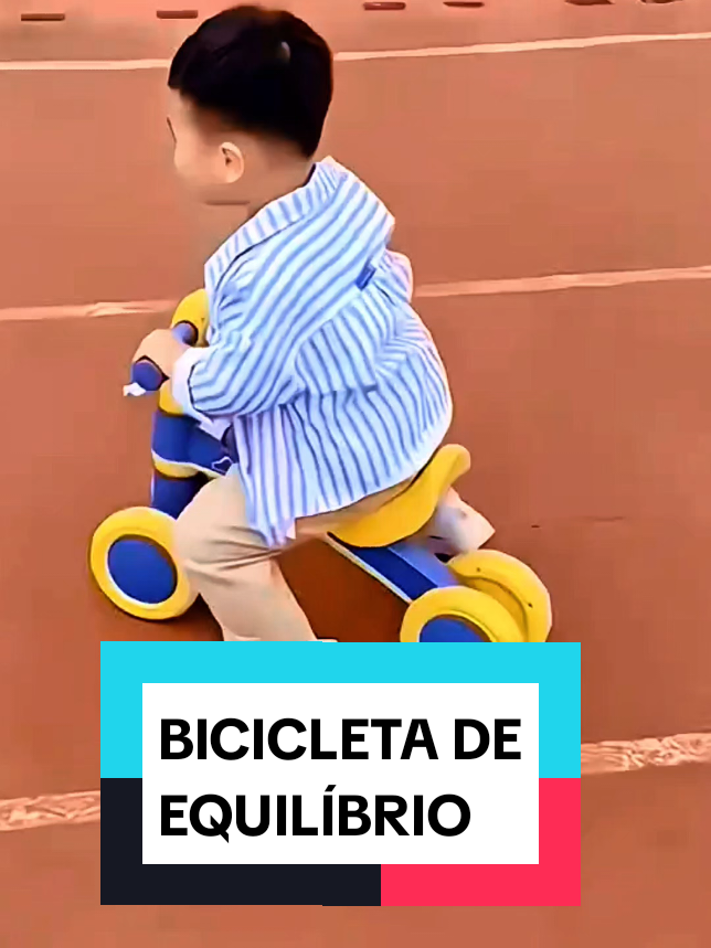 Bicicleta de Equilíbrio Infantil Atentu – Sem pedal, 4 rodas, super segura e perfeita para desenvolver coordenação e confiança! #BicicletaInfantil #BikeDeEquilibrio #MamãesDoTikTok #DesenvolvimentoInfantil #primeirospassos 