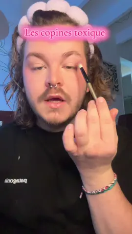 Pour les yeux j’ai utiliser la palette Berry de @BEAUTY BAY ❤️‍🩹💋 #storytime #friends #fakefriends #jalousie #makeupnude 