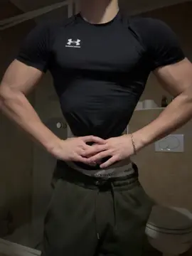 #gyutaro #biceps #posing #tall #fyp 